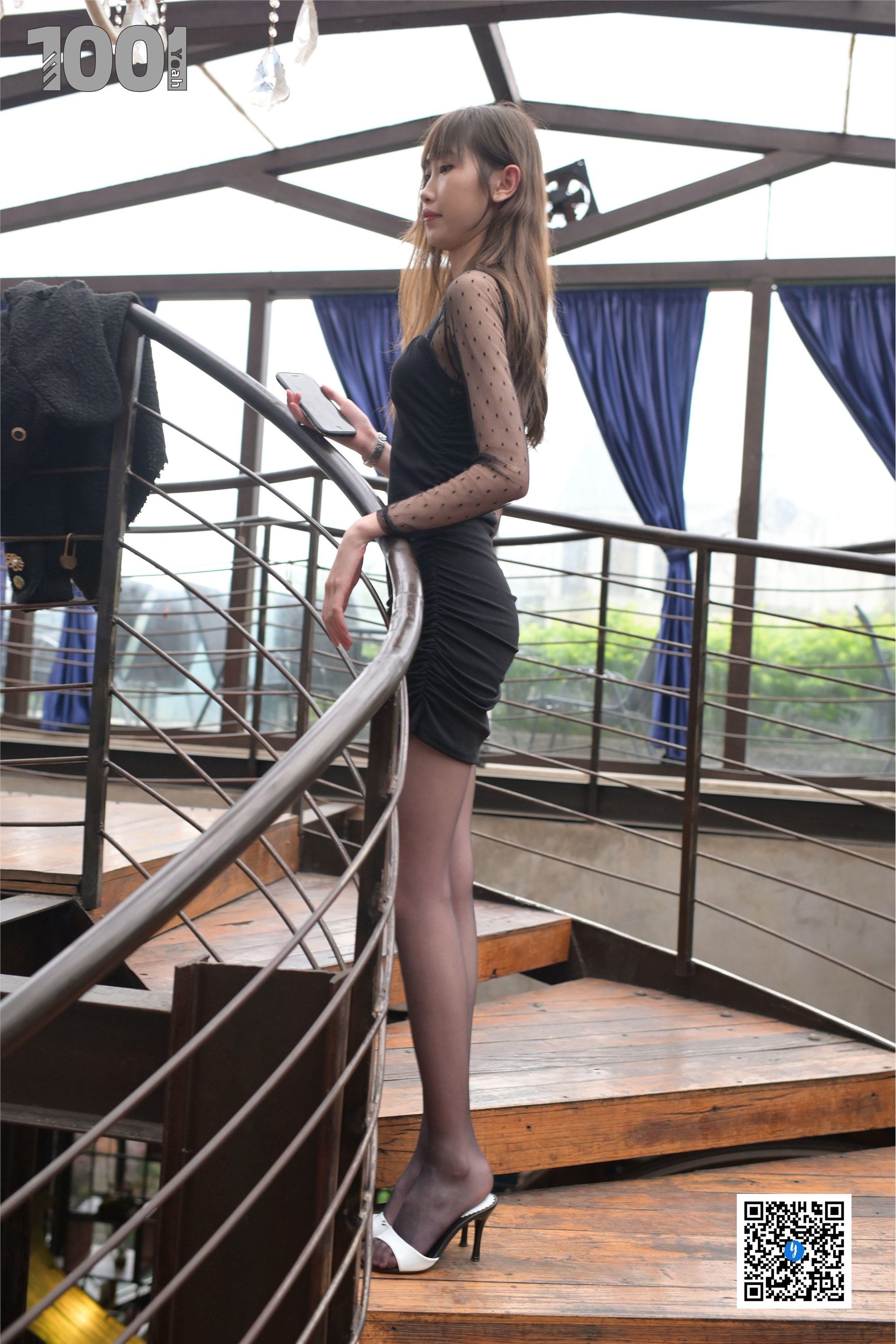 IESS异思趣向  一千零一夜 模特：草莓《楼梯的拐角处1》